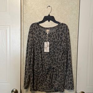 Tru Self Brand long sleeve top - Size M - NWT